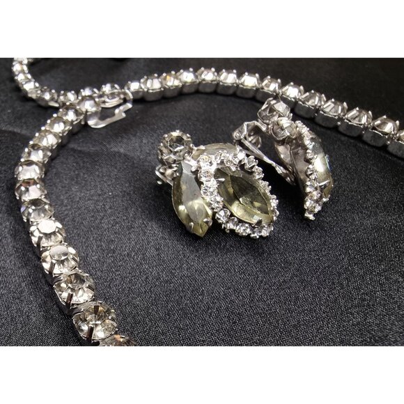 Rare Find Vintage 1950s Weiss Signed Rhinestone Necklace & Clip-On Earrings Set - Picture 4 of 5